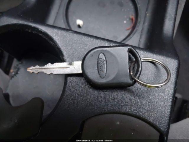 Ford Taurus Se Image 8