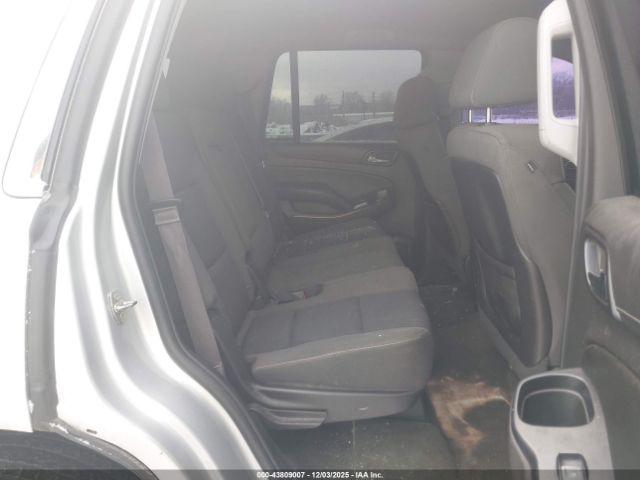 GMC Yukon Sle Image 12