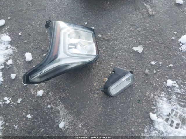 GMC Yukon Sle Image 2