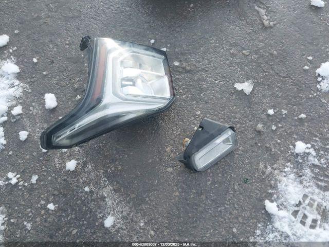 GMC Yukon Sle Image 2